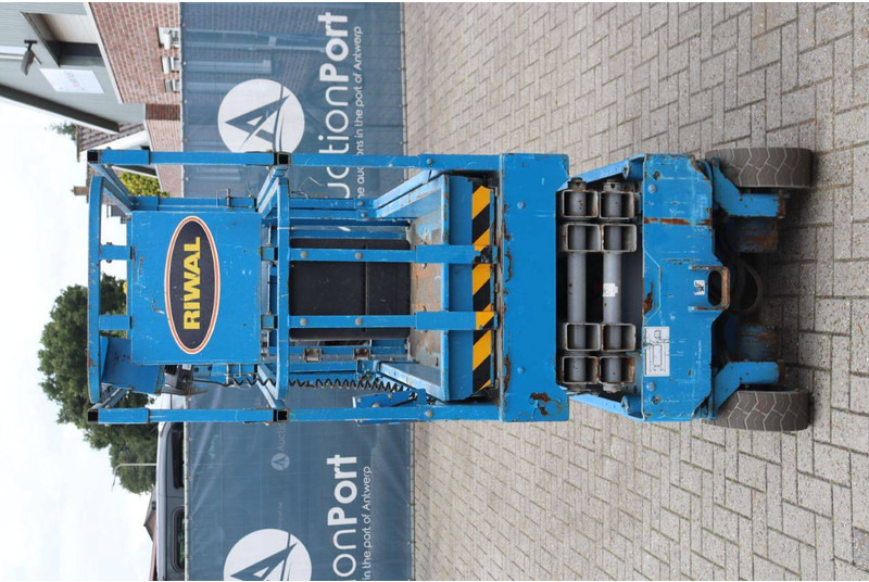 Genie GS1532 - رافعة هيدروليكية مقصية: صورة 5 Genie GS1532 - رافعة هيدروليكية مقصية: صورة 5