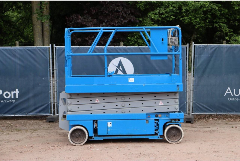 Genie GS2632 - رافعة هيدروليكية مقصية: صورة 2 Genie GS2632 - رافعة هيدروليكية مقصية: صورة 2