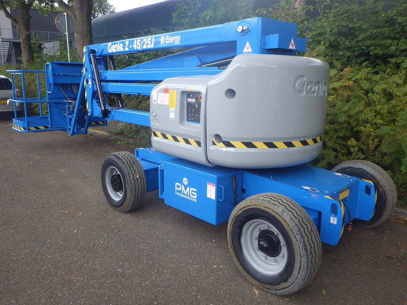 Genie Z-45/25J Bi - شاحنة ذراع مفصلي: صورة 2 Genie Z-45/25J Bi - شاحنة ذراع مفصلي: صورة 2