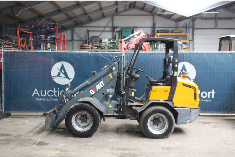 Giant V452T HD - اللودر بعجل: صورة 2 Giant V452T HD - اللودر بعجل: صورة 2