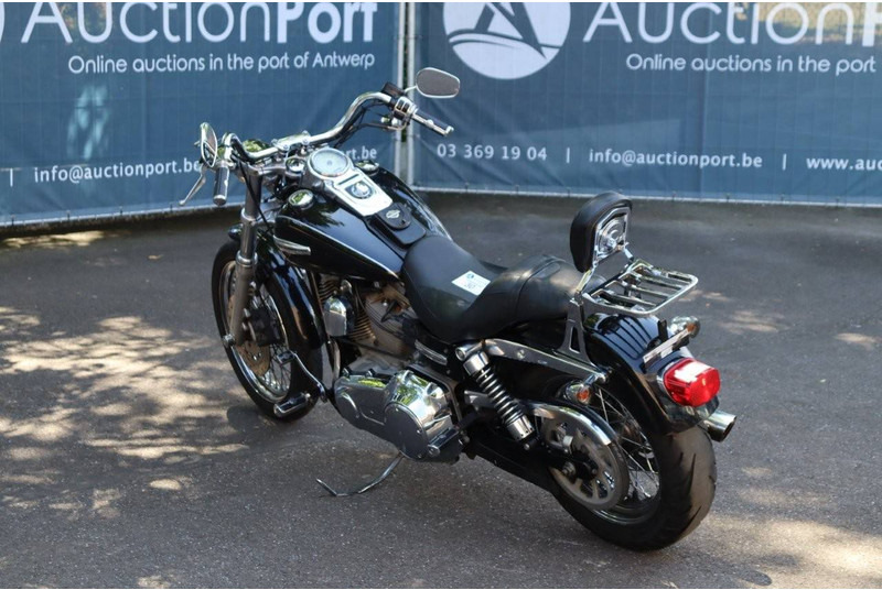 Harley-Davidson Dyna Super Glide - دراجة نارية: صورة 4 Harley-Davidson Dyna Super Glide - دراجة نارية: صورة 4