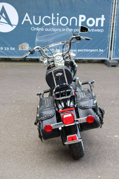 Harley-Davidson Heritage Softail Classic - دراجة نارية: صورة 5 Harley-Davidson Heritage Softail Classic - دراجة نارية: صورة 5
