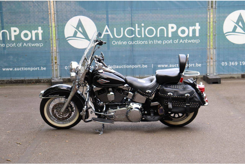 Harley-Davidson Heritage Softail Classic - دراجة نارية: صورة 2 Harley-Davidson Heritage Softail Classic - دراجة نارية: صورة 2