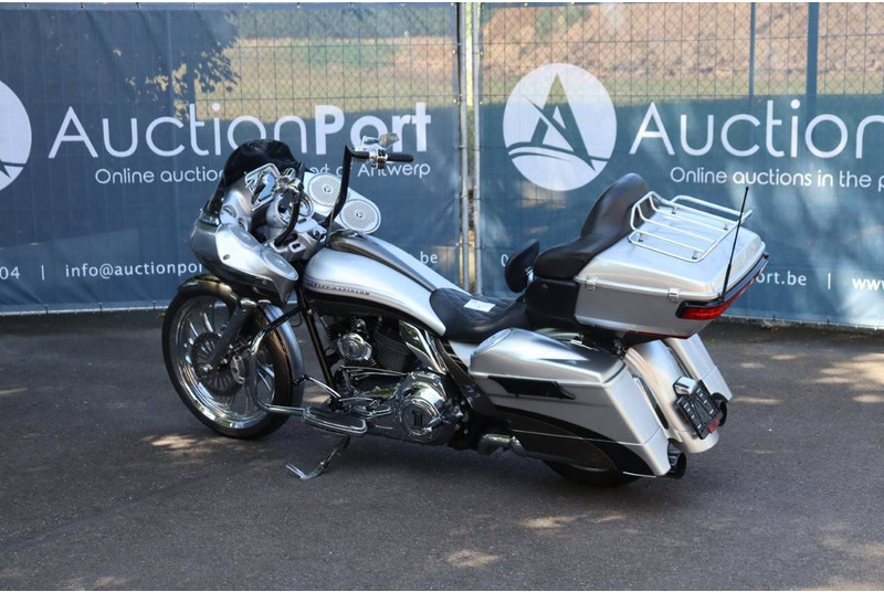 Harley-Davidson Road Glide CVO - دراجة نارية: صورة 3 Harley-Davidson Road Glide CVO - دراجة نارية: صورة 3