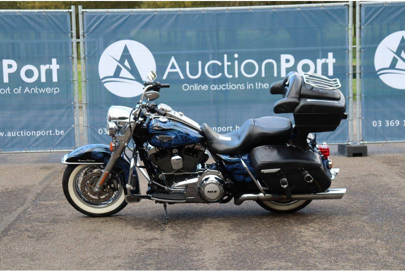 Harley-Davidson Road King Classic Touring - دراجة نارية: صورة 2 Harley-Davidson Road King Classic Touring - دراجة نارية: صورة 2