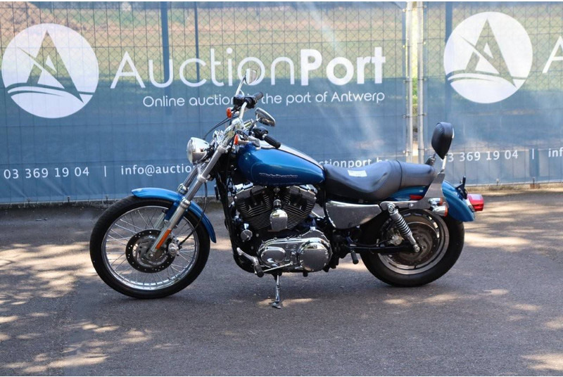 Harley-Davidson Sporster XL1200 Custom - دراجة نارية: صورة 1 Harley-Davidson Sporster XL1200 Custom - دراجة نارية: صورة 1