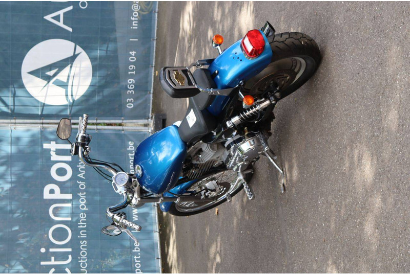 Harley-Davidson Sportster XL 883 Super Low - دراجة نارية: صورة 4 Harley-Davidson Sportster XL 883 Super Low - دراجة نارية: صورة 4
