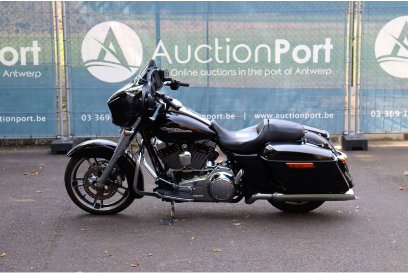 Harley-Davidson Street Glide - دراجة نارية: صورة 2 Harley-Davidson Street Glide - دراجة نارية: صورة 2