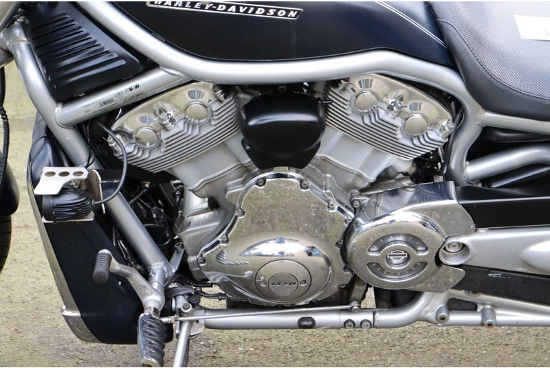 دراجة نارية Harley-Davidson V-Rod VRSC: صورة 14 دراجة نارية Harley-Davidson V-Rod VRSC: صورة 14