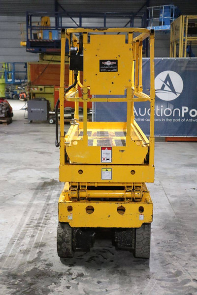 Haulotte Compact 8 - رافعة هيدروليكية مقصية: صورة 5 Haulotte Compact 8 - رافعة هيدروليكية مقصية: صورة 5