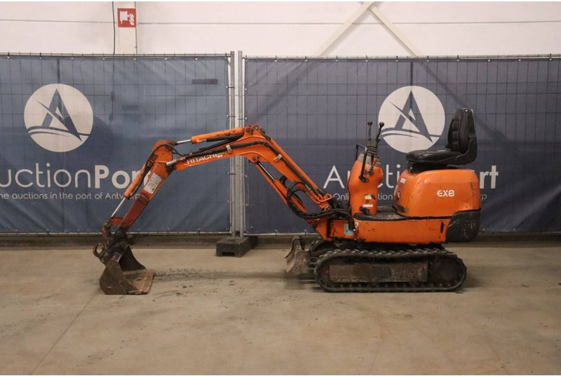 Hitachi EX8-2B - حفارة مُصَّغرة: صورة 2 Hitachi EX8-2B - حفارة مُصَّغرة: صورة 2