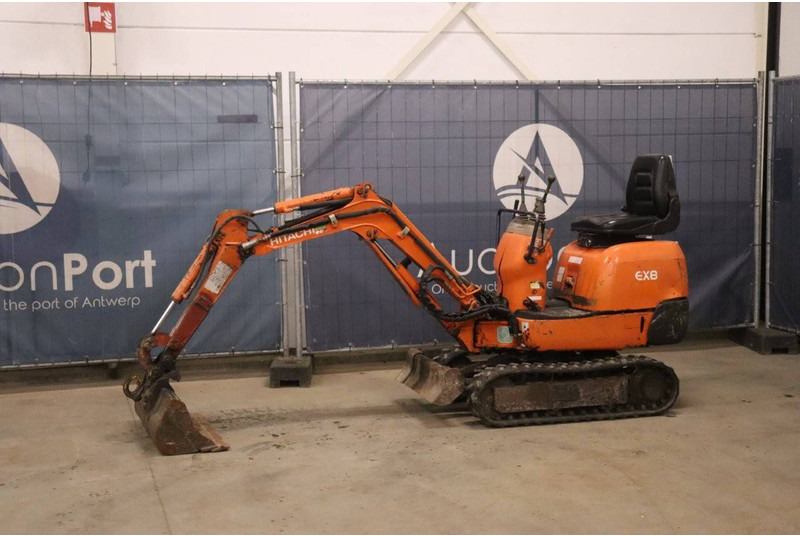 Hitachi EX8-2B - حفارة مُصَّغرة: صورة 1 Hitachi EX8-2B - حفارة مُصَّغرة: صورة 1