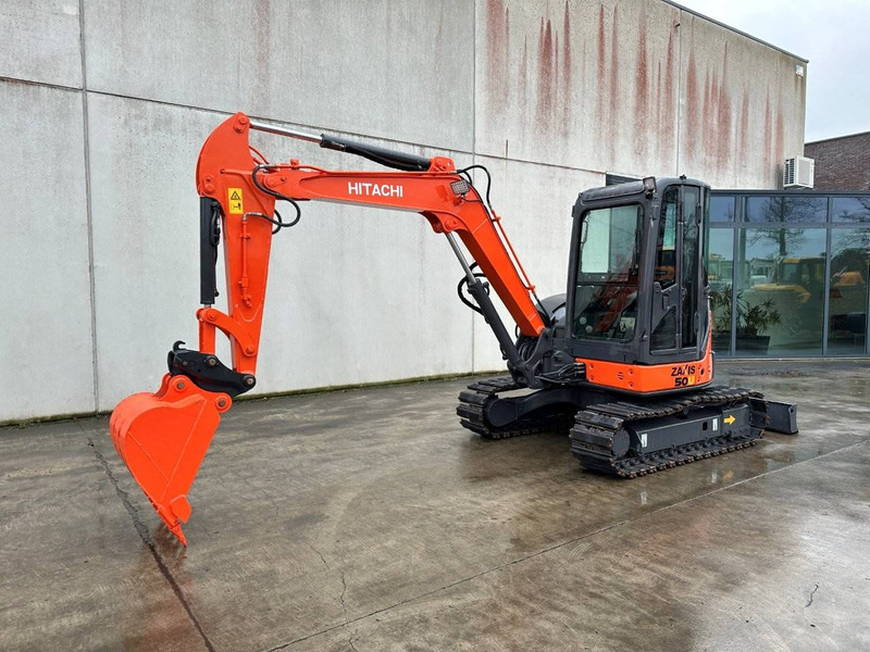 Hitachi ZX50U-2 - حفار زحاف: صورة 1 Hitachi ZX50U-2 - حفار زحاف: صورة 1