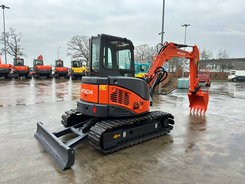 Hitachi ZX50U-2 - حفار زحاف: صورة 4 Hitachi ZX50U-2 - حفار زحاف: صورة 4