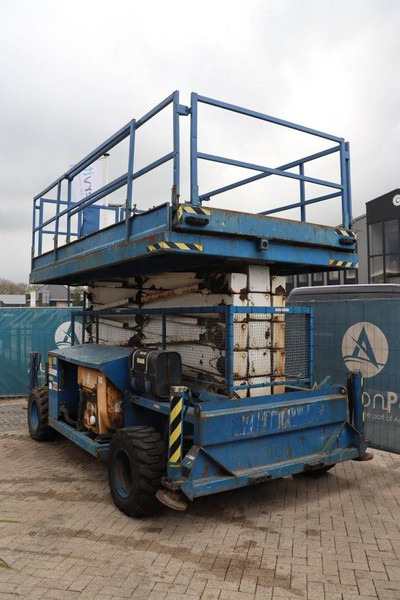Holland lift COMBISTAR B-195DL25-4WD/P/N - رافعة هيدروليكية مقصية: صورة 3 Holland lift COMBISTAR B-195DL25-4WD/P/N - رافعة هيدروليكية مقصية: صورة 3