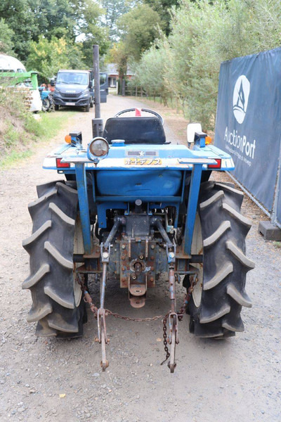 Iseki TU180F - جرار: صورة 5 Iseki TU180F - جرار: صورة 5