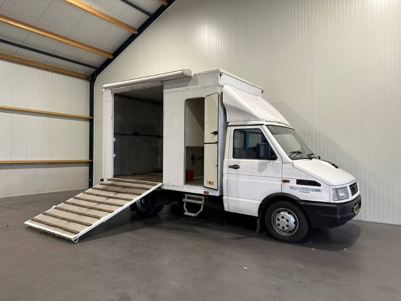 شاحنة نقل خيل Iveco 49-12/35: صورة 17 شاحنة نقل خيل Iveco 49-12/35: صورة 17
