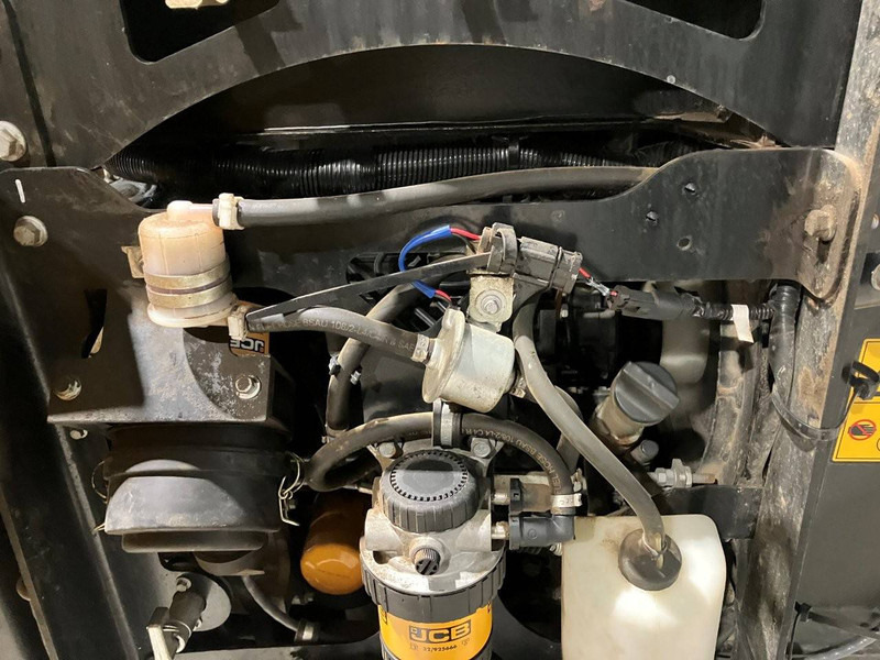 حفارة مُصَّغرة JCB 16C-1 T3: صورة 10