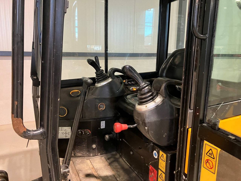 حفارة مُصَّغرة JCB 16C-1 T3: صورة 11