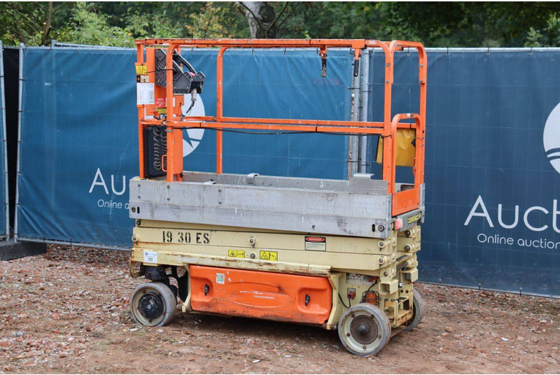 JLG 1930ES - رافعة هيدروليكية مقصية: صورة 3 JLG 1930ES - رافعة هيدروليكية مقصية: صورة 3