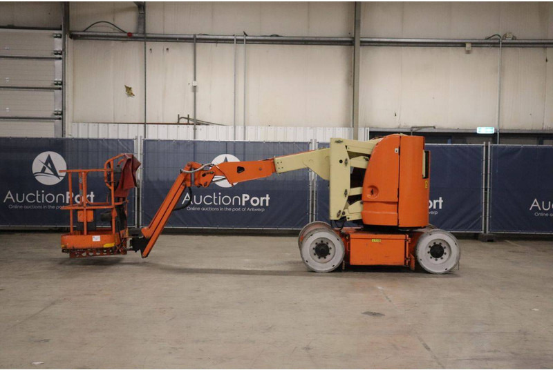 JLG E300AJP - شاحنة ذراع مفصلي: صورة 2 JLG E300AJP - شاحنة ذراع مفصلي: صورة 2