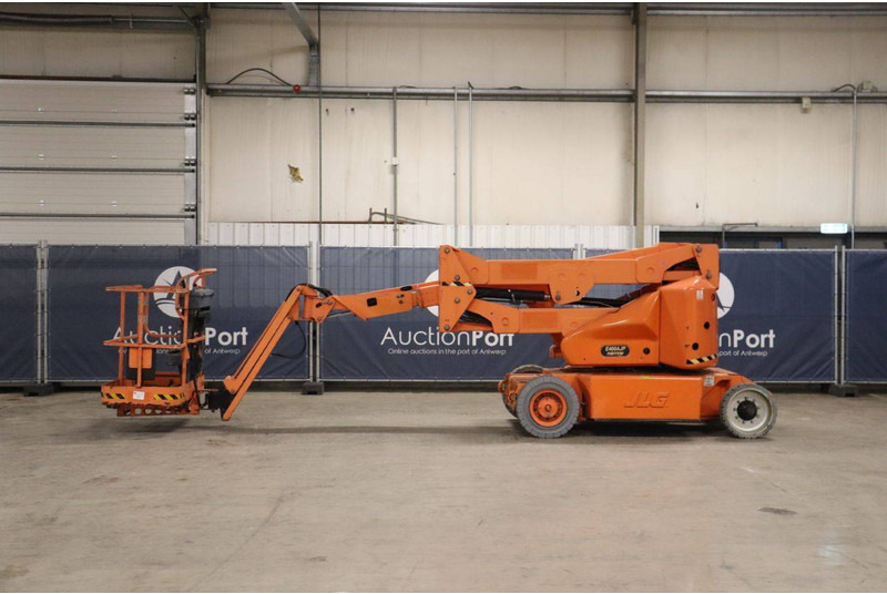 JLG E400AJPN - شاحنة ذراع مفصلي: صورة 2 JLG E400AJPN - شاحنة ذراع مفصلي: صورة 2