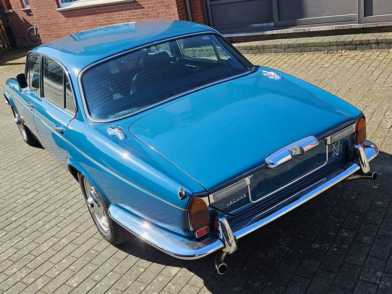 Jaguar XJ 4.2 Manual 4-Speed Overdrive - سيدان: صورة 4 Jaguar XJ 4.2 Manual 4-Speed Overdrive - سيدان: صورة 4