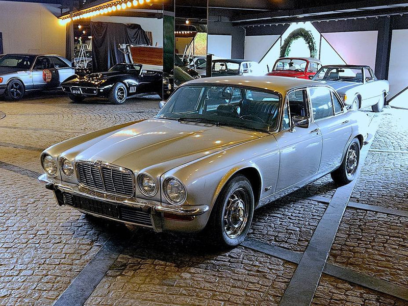 Jaguar XJ (series II) 4.2 Automatic - سيدان: صورة 1 Jaguar XJ (series II) 4.2 Automatic - سيدان: صورة 1