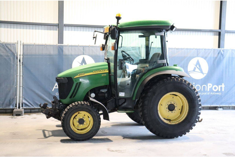 John Deere 4720 - جرار: صورة 1 John Deere 4720 - جرار: صورة 1