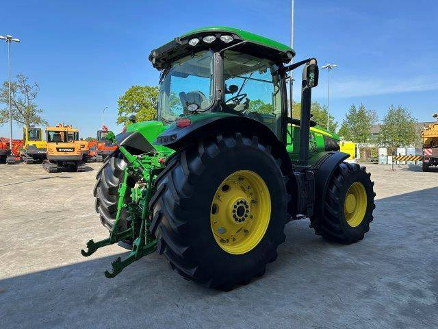 John Deere 7230R - جرار: صورة 4 John Deere 7230R - جرار: صورة 4