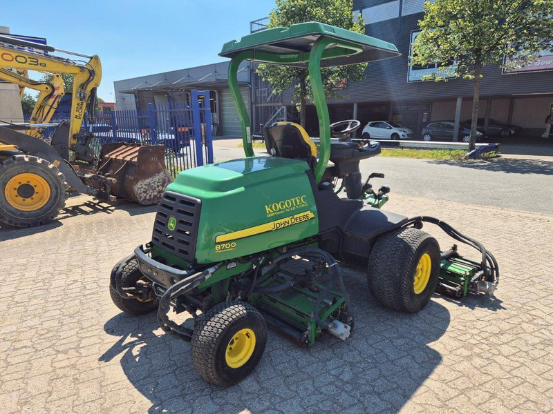 John Deere 8700 PC FM - جزازة أعشاب الحدائق: صورة 4 John Deere 8700 PC FM - جزازة أعشاب الحدائق: صورة 4