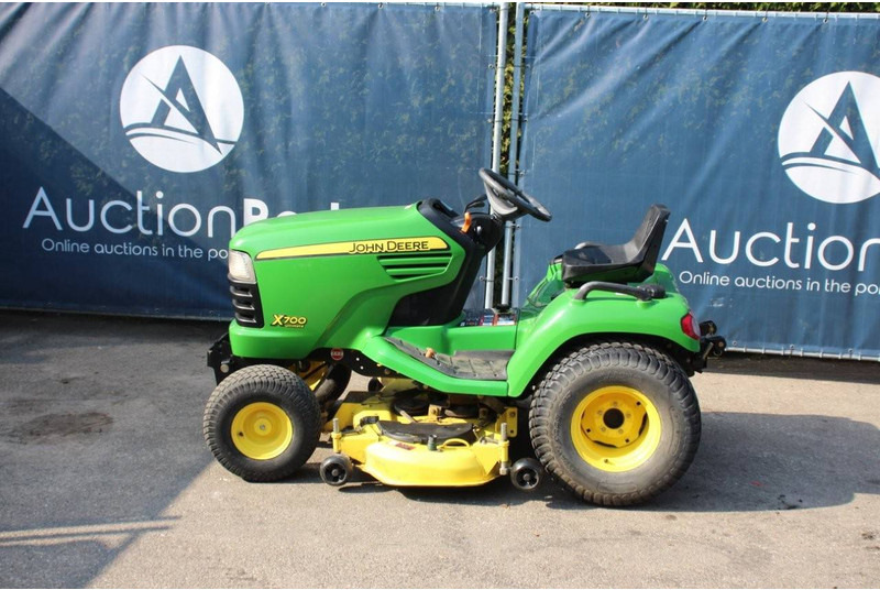 John Deere M700 - جزازة أعشاب الحدائق: صورة 2 John Deere M700 - جزازة أعشاب الحدائق: صورة 2