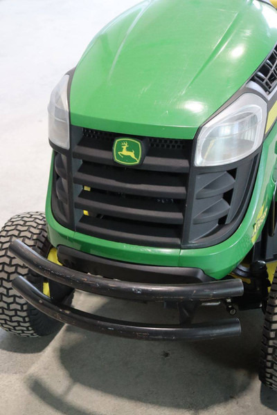 جزازة أعشاب الحدائق John Deere X166R: صورة 9