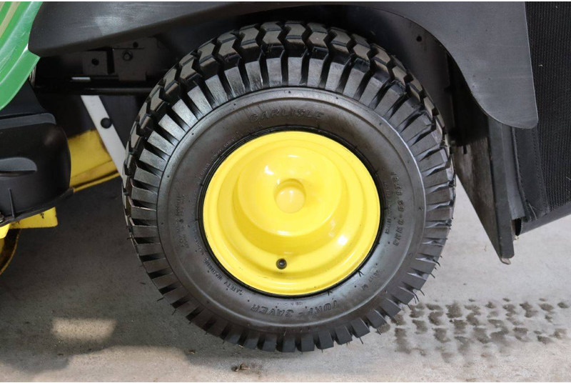 جزازة أعشاب الحدائق John Deere X166R: صورة 13