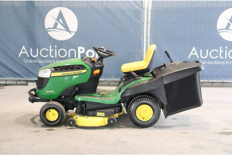 John Deere X166R - جزازة أعشاب الحدائق: صورة 2 John Deere X166R - جزازة أعشاب الحدائق: صورة 2