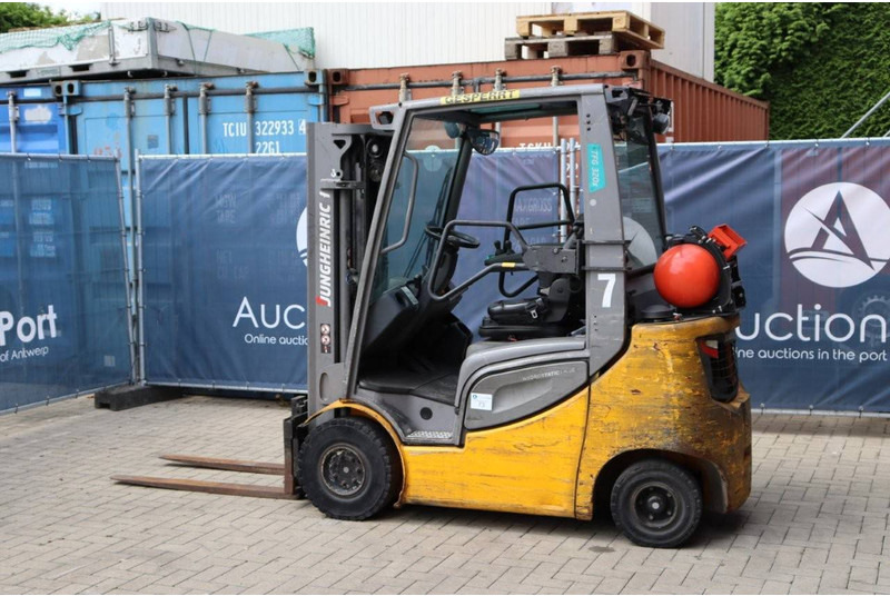 Jungheinrich TFG 320s - رافعة شوكية تعمل بالغاز: صورة 3 Jungheinrich TFG 320s - رافعة شوكية تعمل بالغاز: صورة 3
