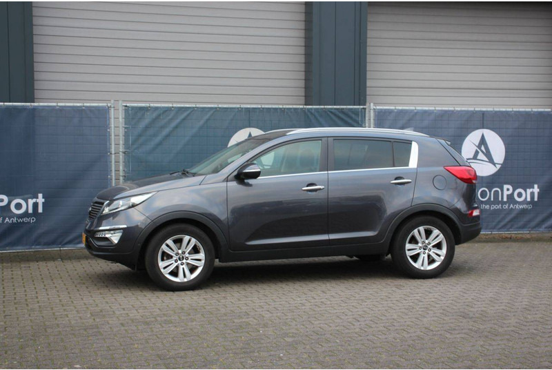 Kia Sportage - سيارة دفع رباعي: صورة 1 Kia Sportage - سيارة دفع رباعي: صورة 1