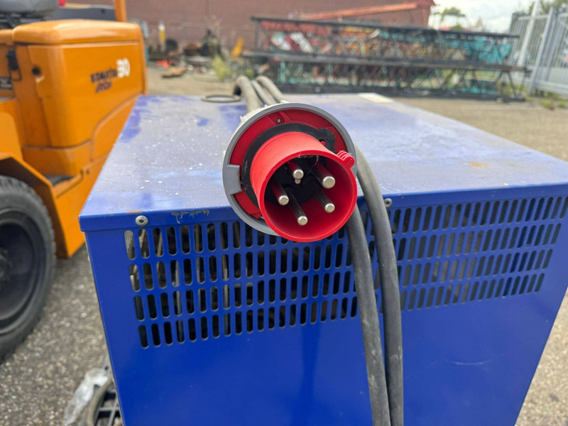 Komatsu FB30EX-8 - رافعة شوكية كهربائية: صورة 3 Komatsu FB30EX-8 - رافعة شوكية كهربائية: صورة 3