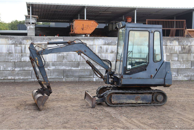 Komatsu PC10-6 - حفار زحاف: صورة 1 Komatsu PC10-6 - حفار زحاف: صورة 1