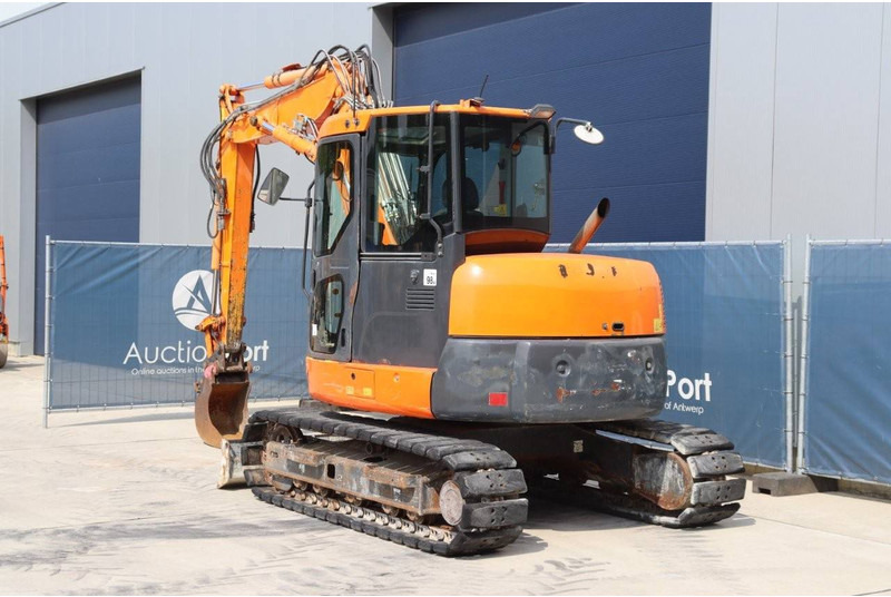Komatsu PC80MR-3 - حفار زحاف: صورة 4 Komatsu PC80MR-3 - حفار زحاف: صورة 4