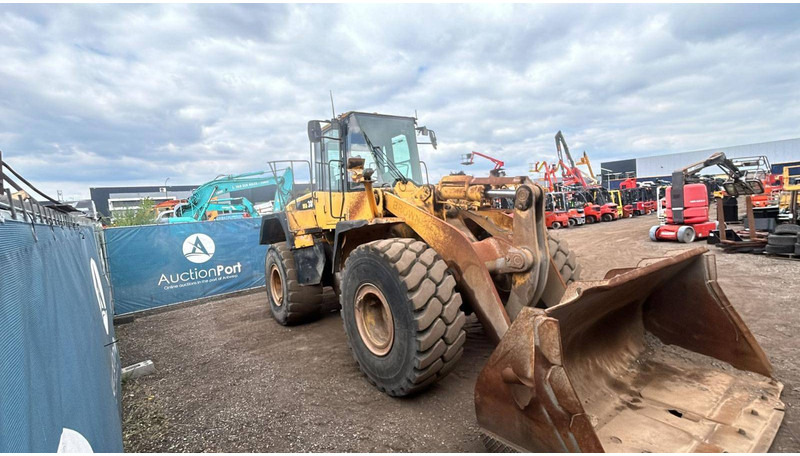 Komatsu WA380-6 - اللودر بعجل: صورة 4 Komatsu WA380-6 - اللودر بعجل: صورة 4