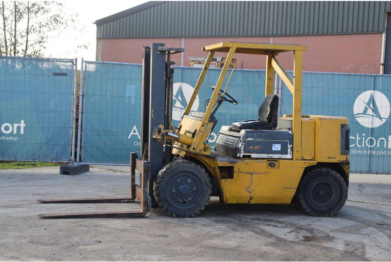 Komatsu - رافعة شوكية ديزل: صورة 1 Komatsu - رافعة شوكية ديزل: صورة 1