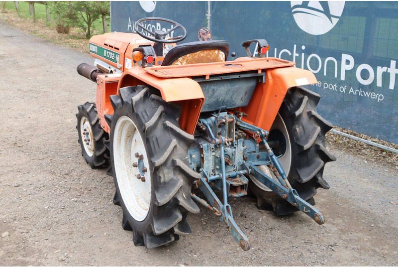 Kubota B1702-M - جرار: صورة 4 Kubota B1702-M - جرار: صورة 4