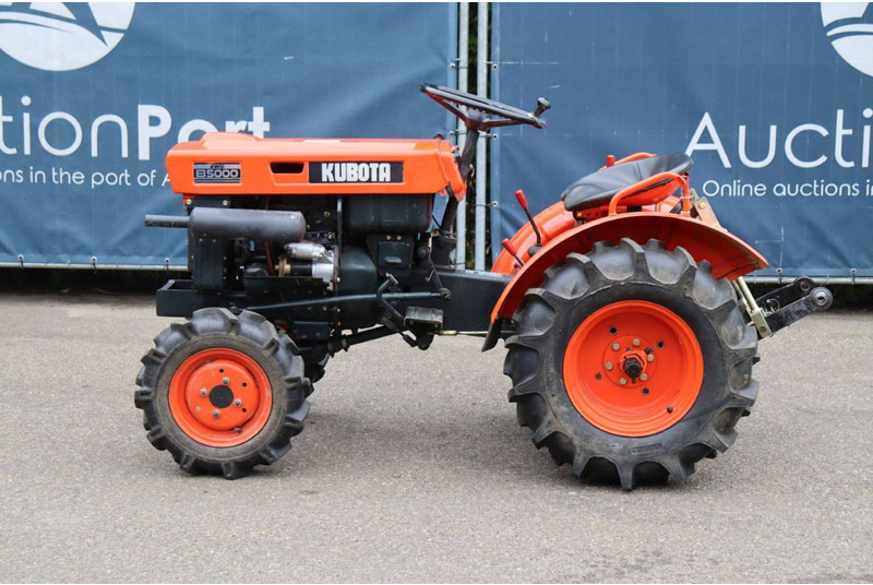 Kubota B5000 - جرار: صورة 2 Kubota B5000 - جرار: صورة 2