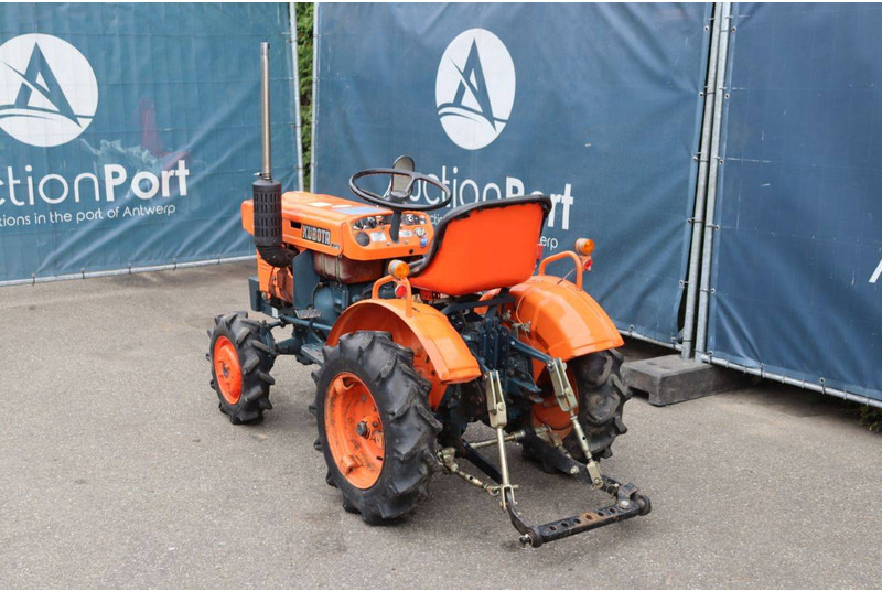 Kubota B5001 - جرار: صورة 4 Kubota B5001 - جرار: صورة 4