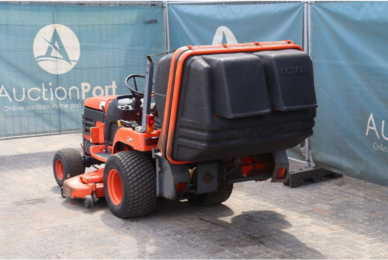 Kubota BX2200D - جزازة أعشاب الحدائق: صورة 4 Kubota BX2200D - جزازة أعشاب الحدائق: صورة 4