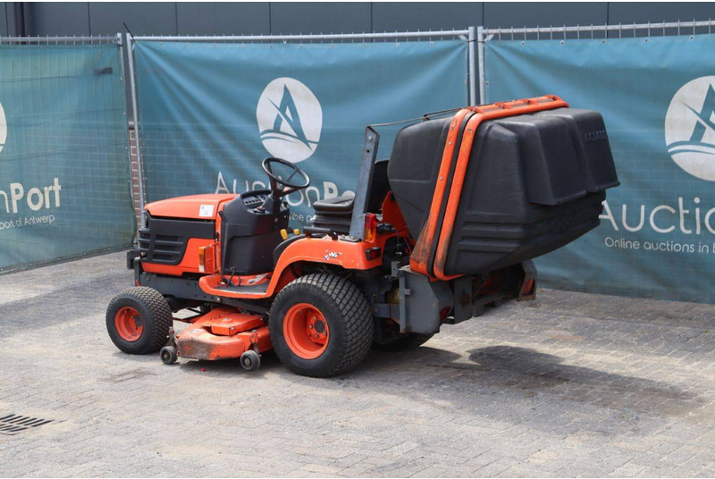 Kubota BX2200D - جزازة أعشاب الحدائق: صورة 3 Kubota BX2200D - جزازة أعشاب الحدائق: صورة 3
