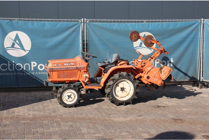 Kubota Bulltra ZB1-15 - جرار: صورة 1 Kubota Bulltra ZB1-15 - جرار: صورة 1
