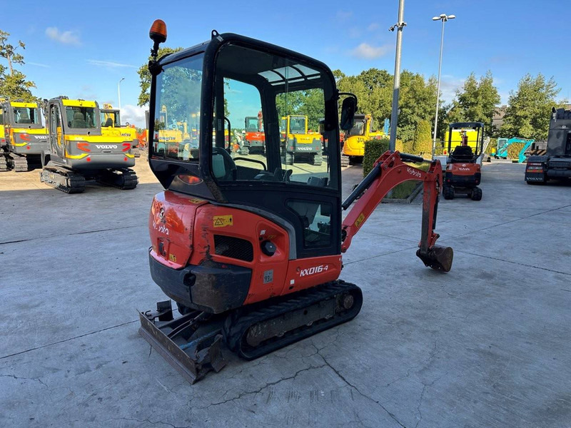 Kubota KX016-4 - حفارة مُصَّغرة: صورة 4 Kubota KX016-4 - حفارة مُصَّغرة: صورة 4