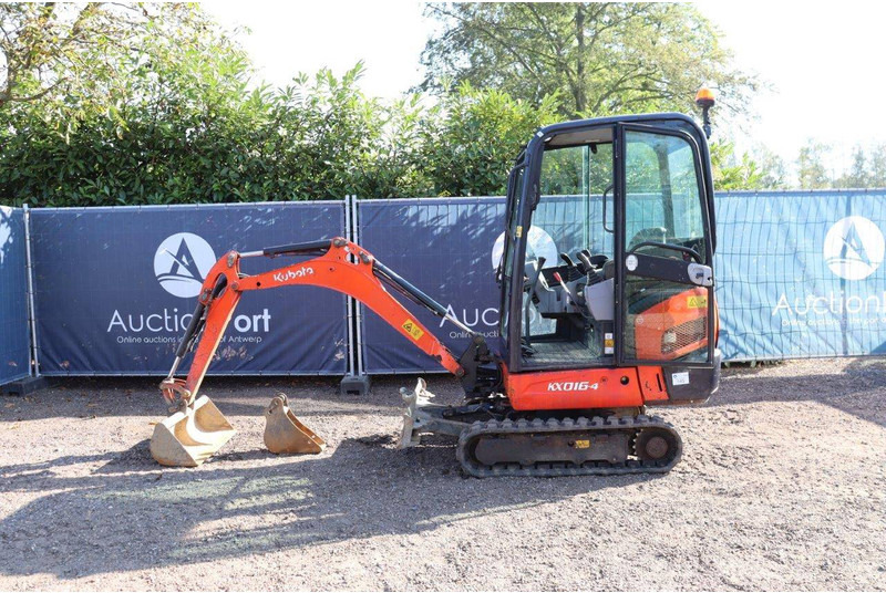 Kubota KX016-4 - حفارة مُصَّغرة: صورة 2 Kubota KX016-4 - حفارة مُصَّغرة: صورة 2
